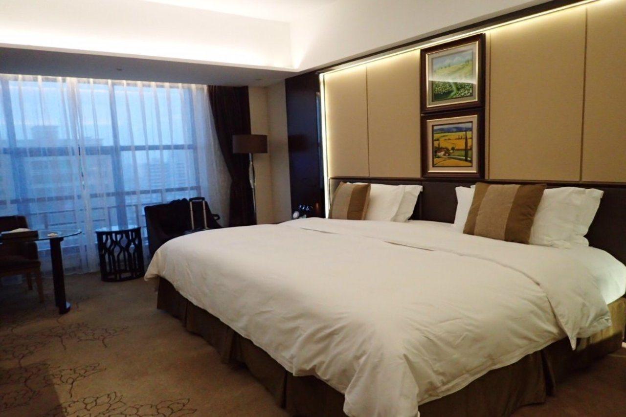 Maoming International Hotel Экстерьер фото